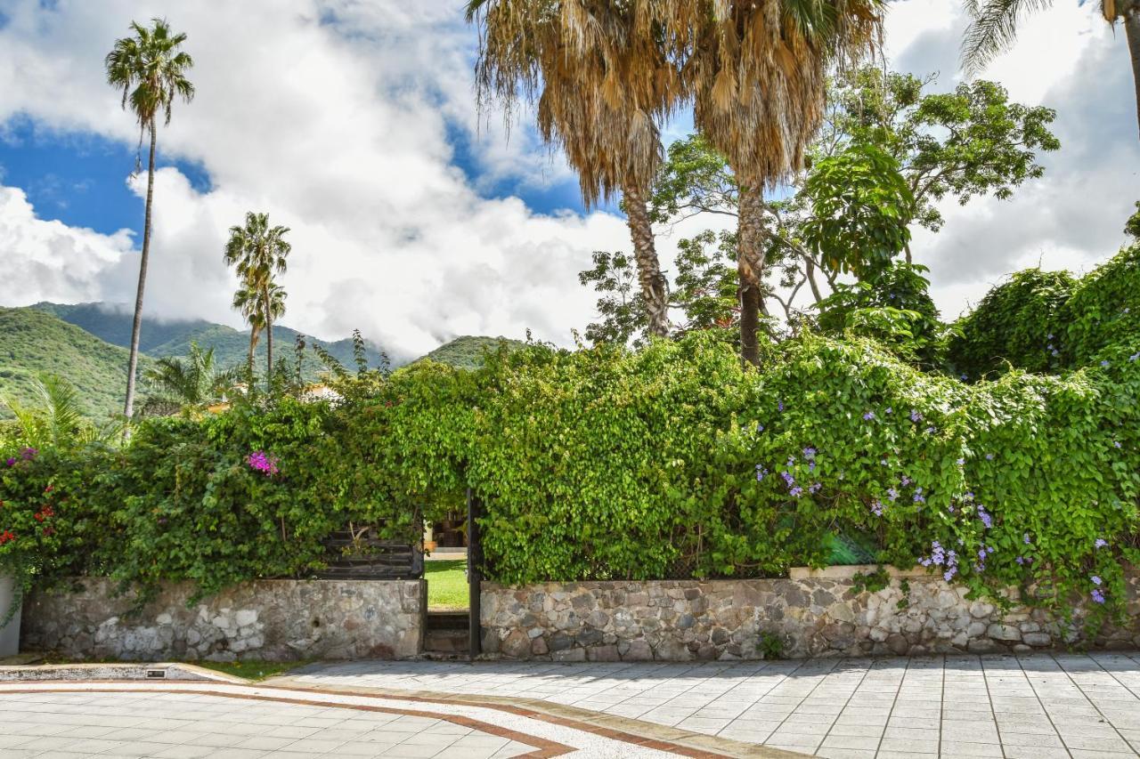 Casa Jardin-Lakeside Boutique Resort By Restavio Ахихик Екстер'єр фото